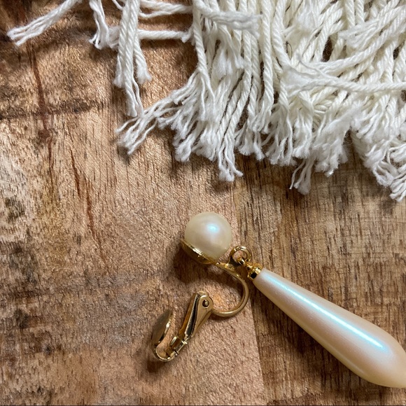 Vintage Faux Mother Of Pearl Costume Jewelry Drop Earrings Clip-on Gold-tone - Picture 5 of 6